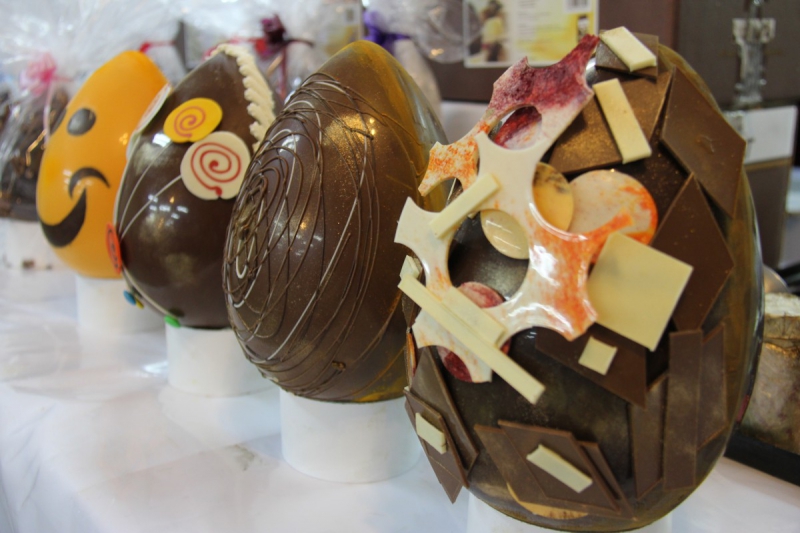 boulangerie-ENTRAUNES-min_chocolate_factory_eggs_easter-897028