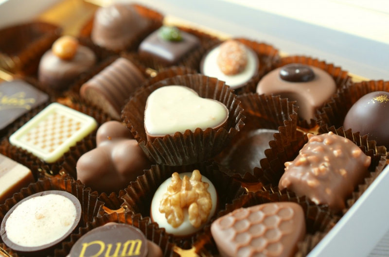 boulangerie-ENTRAUNES-min_chocolates_food_candy_calories_nibble_chocolate_heart-782043